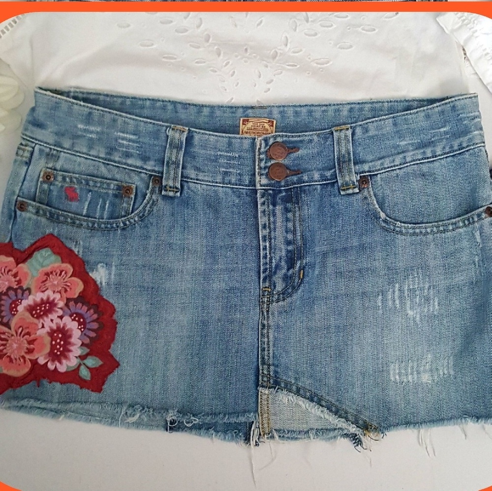 🌺ABERCROMBIE Embroidered Mini Skirt ~ Gorgeous!! - Picture 2 of 6